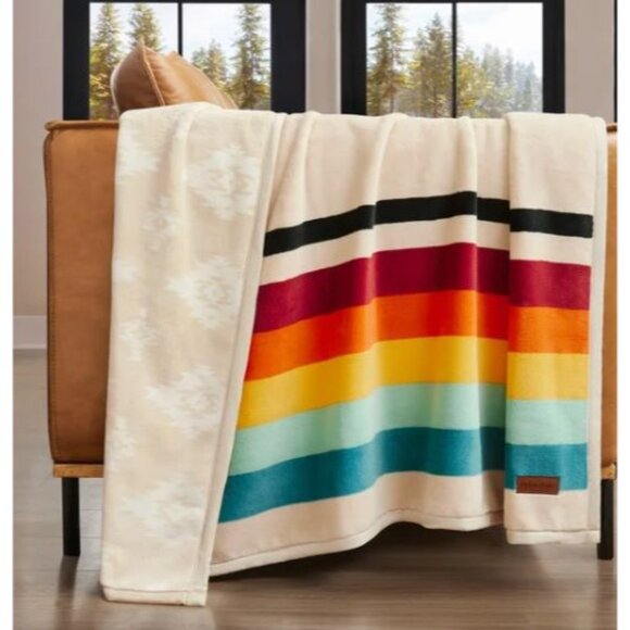 Pendleton Reversible Plush Throw Mount Foraker - Picture 1 of 2